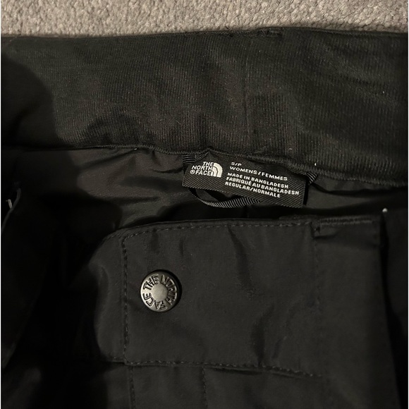 NWT Women’s North Face Ski pants size small - Picture 7 of 15